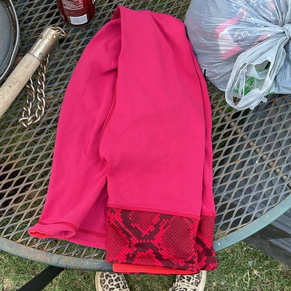 Lululemon - Picture 3 of 3